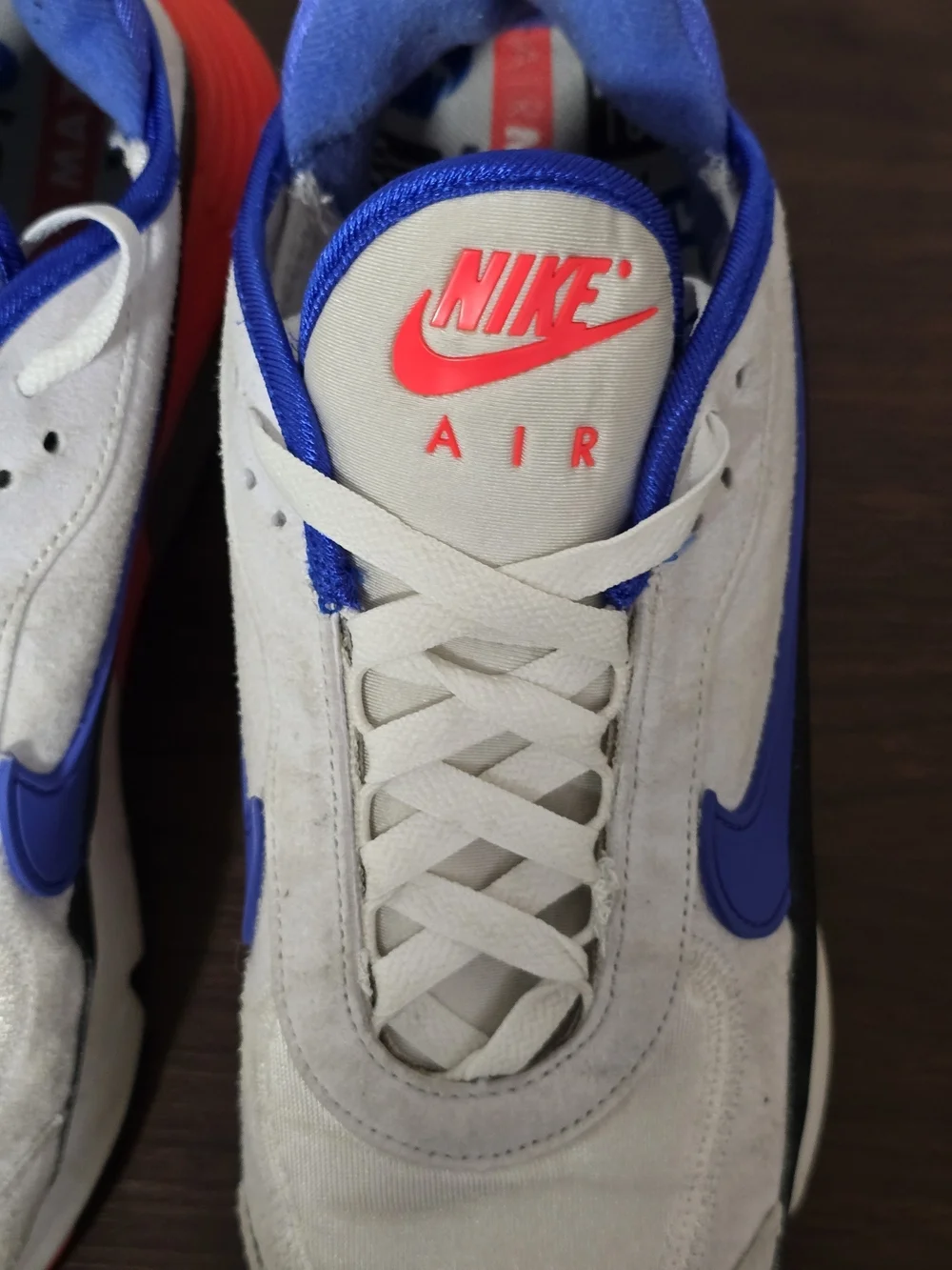 Nike Air Retro White Blue Orange Runner Sneakers